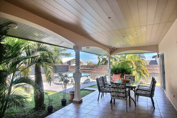 TAHITI. Maison dePaea de type F4