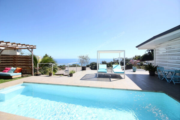 TAHITI. MAISON SURPAMATAI HILLS 3 CHAMBRES PISCINE