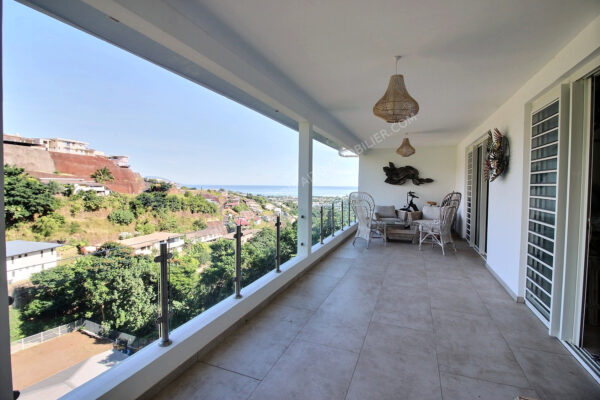 TAHITI. VENTE MAISONSUR ARUE 5 CHAMBRES 3 SDB – Image 4