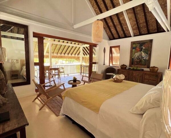 Moorea. Au sein d'un domaine exceptionnel de deux hectares situé sur le motu Temae.  Fare Tiaia offre 7 bungalows en  saisonnier. – Image 4