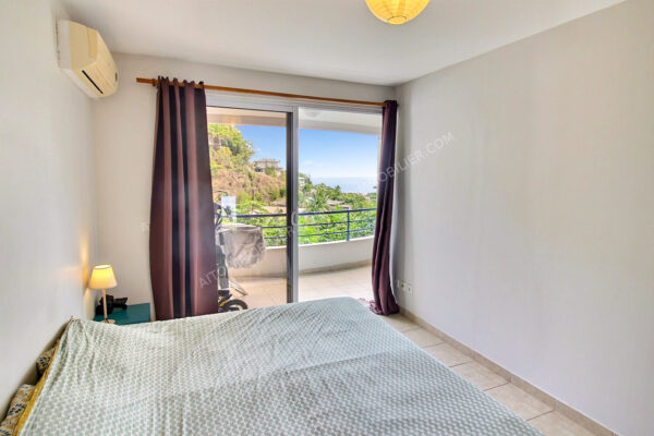 TAHITI. Sur les hauteurs de St Hilaire, résidence Tokerau, appartement de type F4 – Image 4