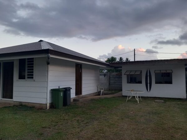TAHITI Location saisonnière Here-Arii BNB Mataiea.  Renseignements >> réservation: 89.30.32.32 / par mp.  En 2 Modules