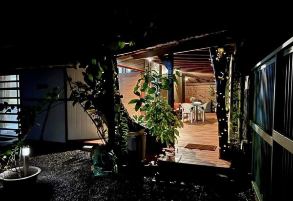 Moorea Location saisonnière à Haapiti "Faaora Lodge"