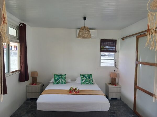 TAHITI Location saisonnière Here-Arii BNB Mataiea.  Renseignements >> réservation: 89.30.32.32 / par mp.  En 2 Modules – Image 5