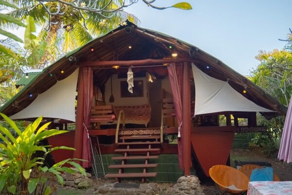 MOOREA. lOCATION SAISONNIERE. La Pirogue chez l’happy qui chante – Image 4