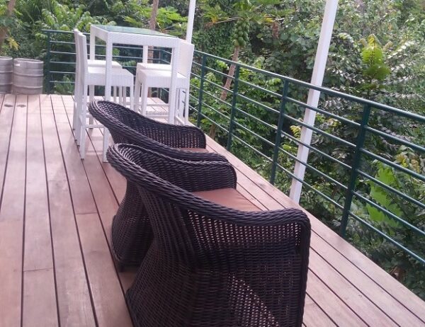 TAHITI. A louer en location saisonnière F3 à Punaauia en hauteur, 2 chambres, cuisine équipée – Image 6