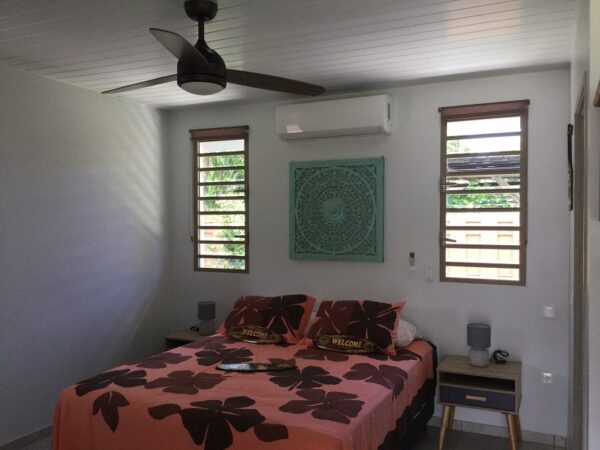 TAHITI. Location Saisonnière à Papara. Bungalow avec piscine. – Image 2