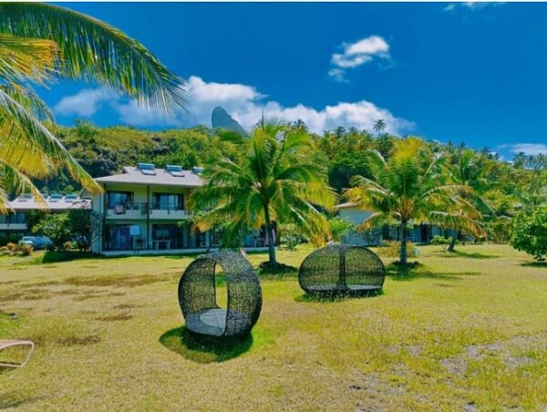 BORA BORA. BLUE VAHINE LODGE offre une vue mer.