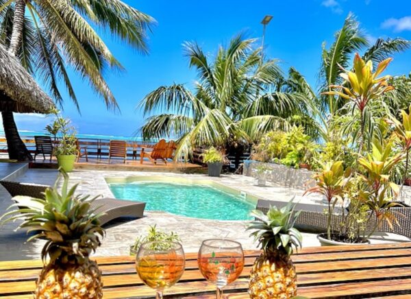  Moorea sur Atiha. Nous vous proposons une maison bord de mer avec piscine – Image 2